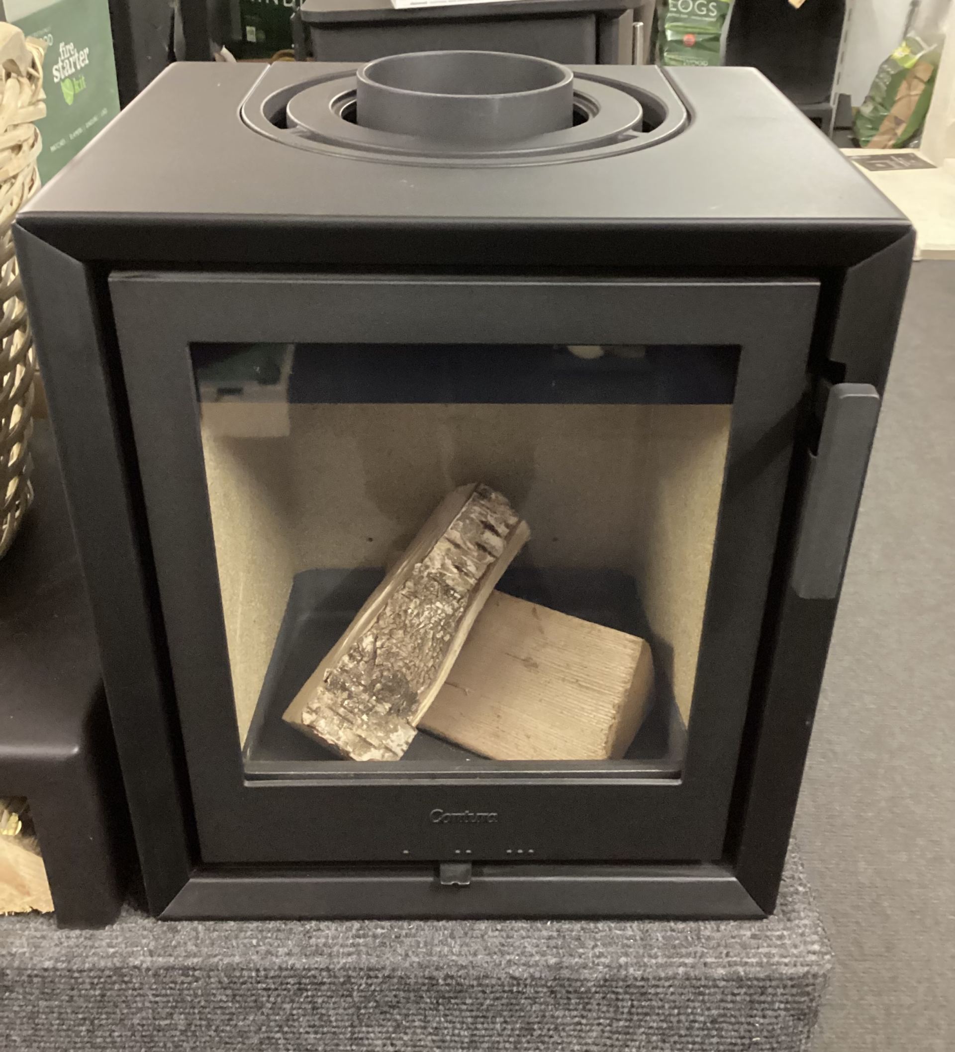 Contura 130, Black, Cast door